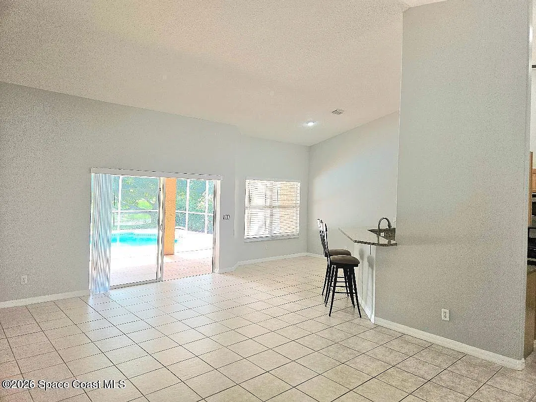 4 bed, 3.0 bath, 2144 sqft, $3,000 — Photo 3