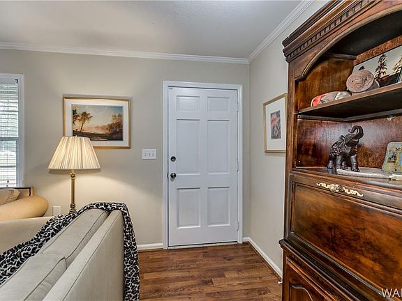 4th image of 1434 Main Ave