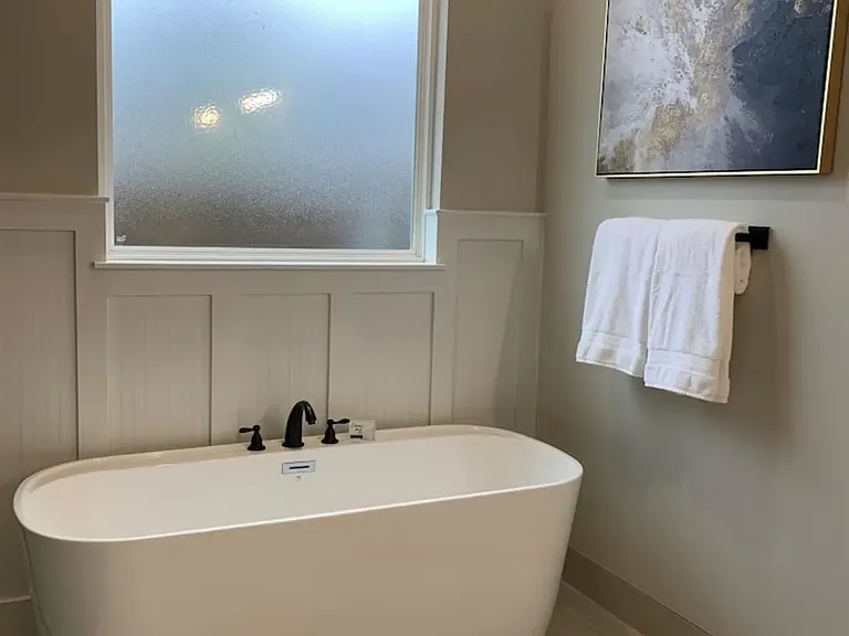 306 Village Way — Photo 8