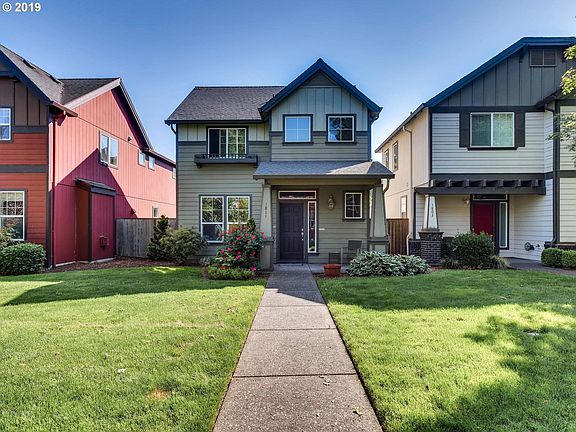 2nd image of 1811 SE Harwell Way