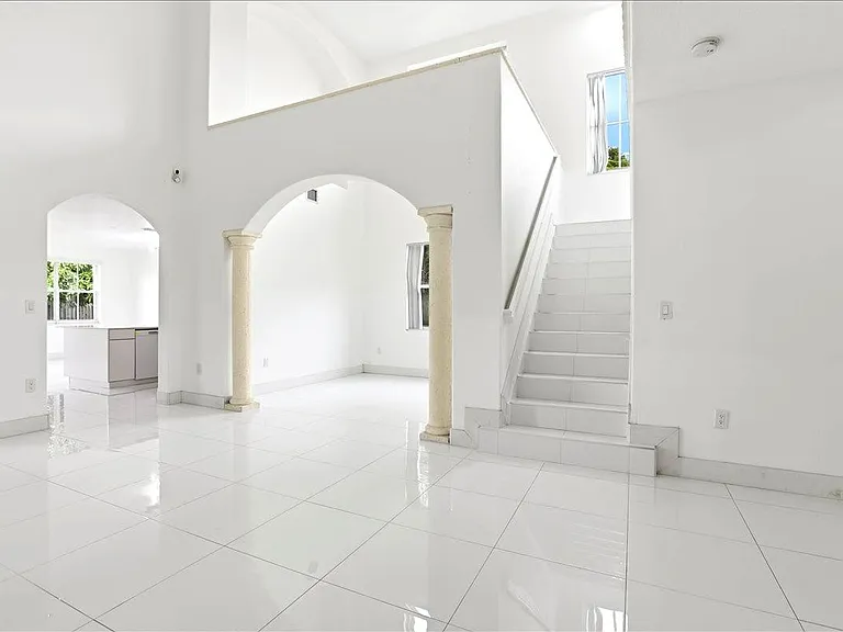 3802 SW 165th Ter — Photo 17
