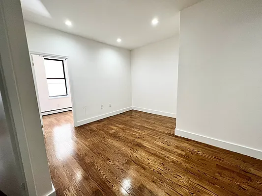 Rented by EastMount Realty LLC | media 19