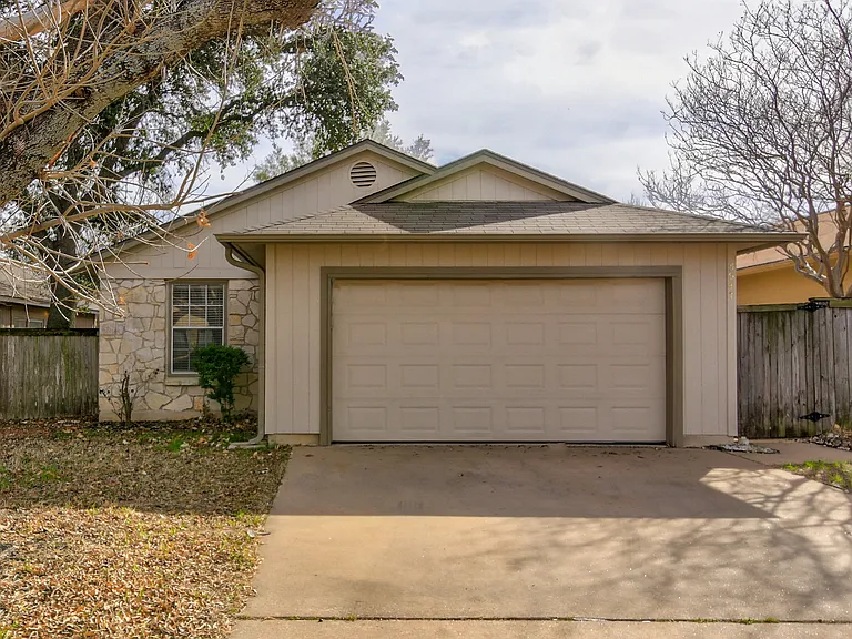 5947 Kevin Kelly Pl — Photo 1