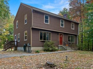 1 Donovan Dr, West Newbury, MA 01985