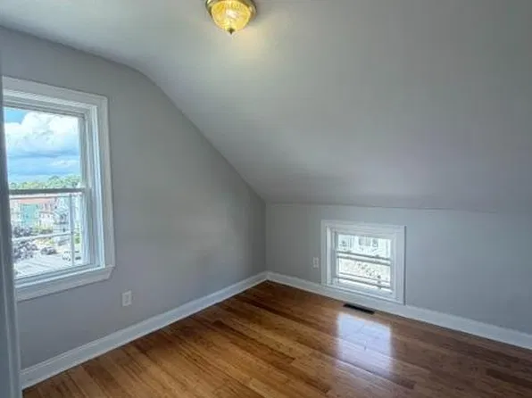 813 Locust St APT 3W, Fall River, MA 02720