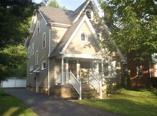 2251 Barrington Rd, University Heights, OH 44118