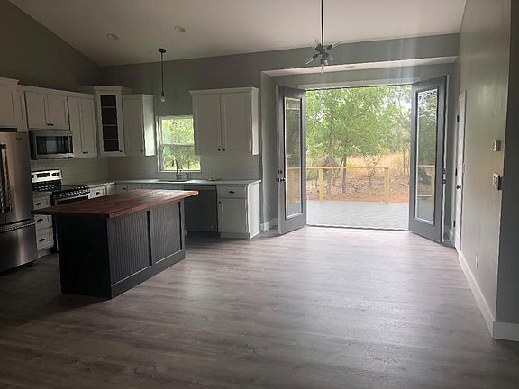 4th image of 721 Oak Ln