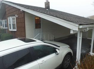 26 Swallow Ln, Brentwood, NY 11717