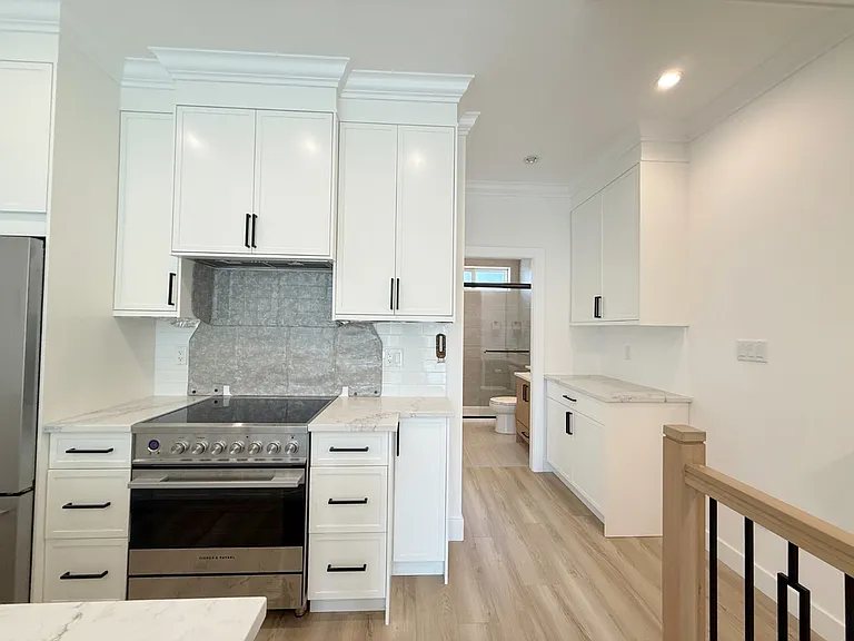8620 Railway Ave #15 — Photo 4