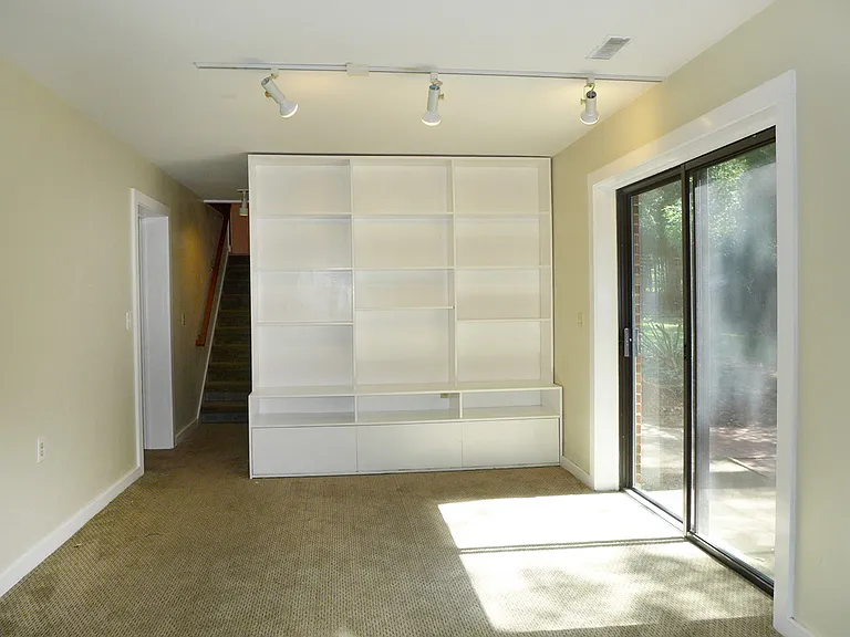 346 Wesley Dr — Photo 11
