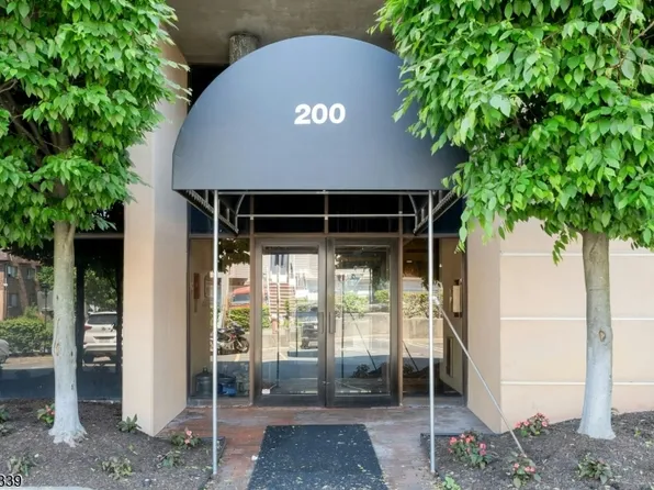 200 Division Street #6G, Cliffside Park Boro, NJ 07010