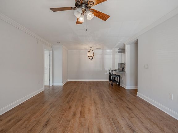 3rd image of 833 Old Greenville Hwy APT 912