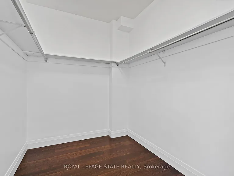 26 Wellington St #402 — Photo 15