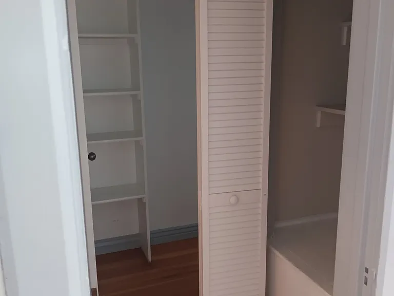 416 W Lewis St — Photo 9
