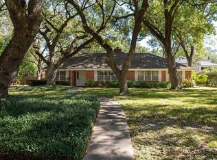 826 Heathcliff Ct, Houston, TX 77024