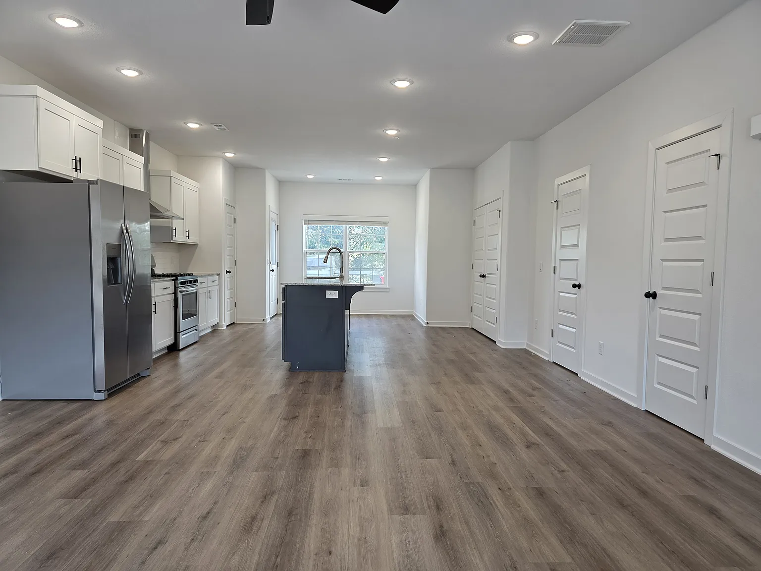 3 bed, 2.5 bath, 1500 sqft, $1,750 — Photo 4