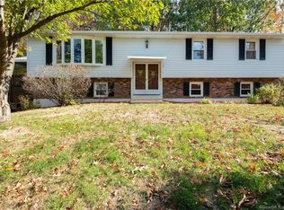 95 Pinnacle Rd, Plainville, CT 06062