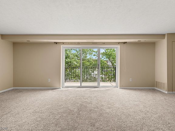 5th image of 1931 King James Pkwy APT 425