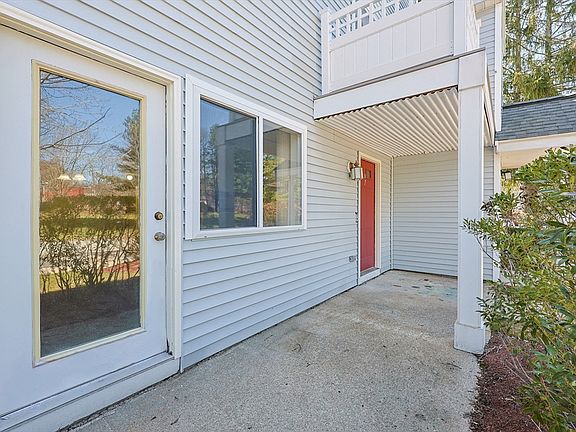 4th image of 360 Littleton Rd Unit B7