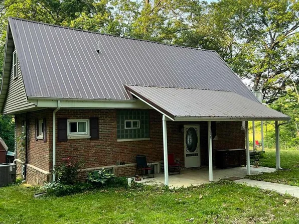 1627 Firewood Ln, Centralia, IL 62801