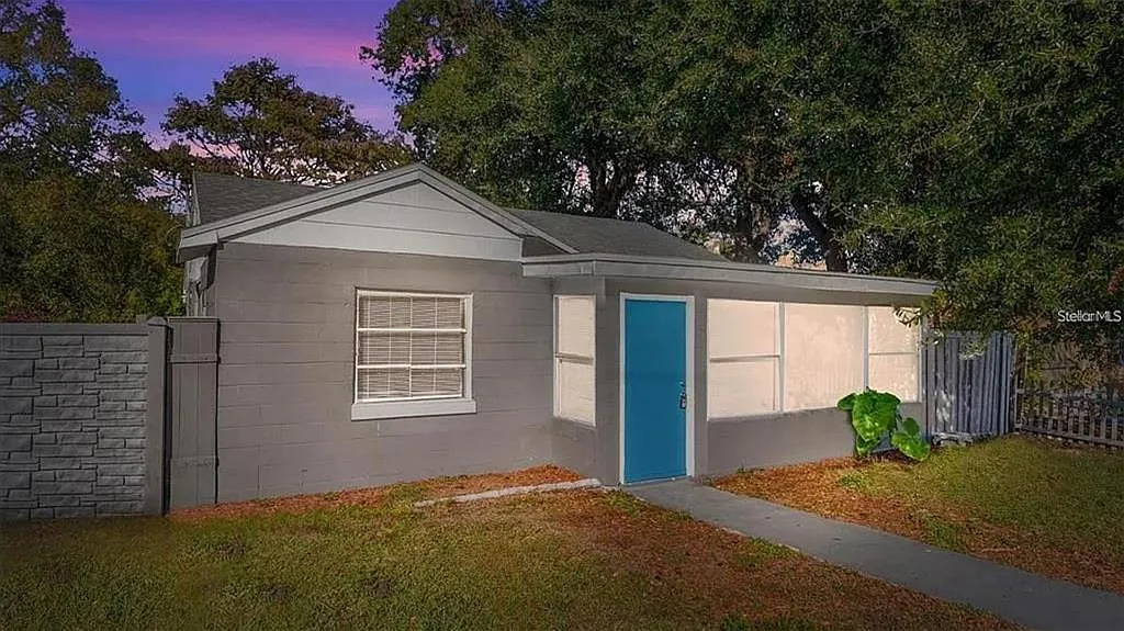 3 bed, 2.0 bath, 1350 sqft, $1,790 — Photo 1
