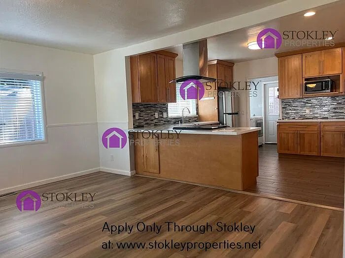 3 bed, 2.5 bath, 1412 sqft, $3,795 — Photo 4