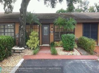 2360 Pine Needle Ct, Pembroke Pines, FL 33026