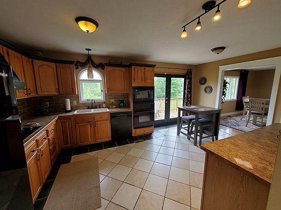 5th image of 1075 Meadowbrook Ln
