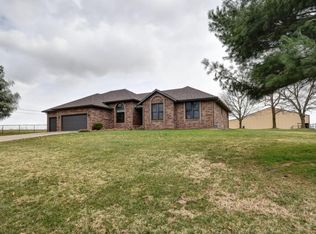 710 Rosebriar St, Mount Vernon, MO 65712