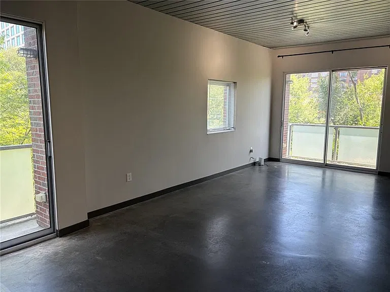 620 Glen Iris Dr NE #207 — Photo 7
