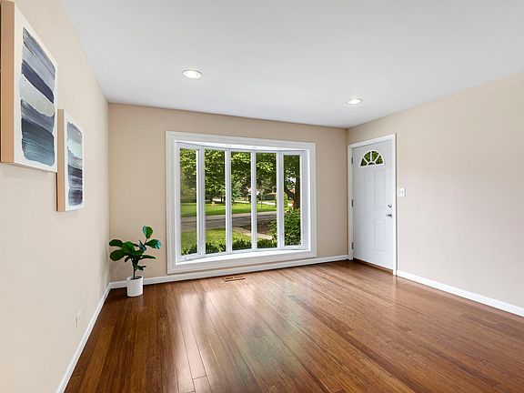4th image of 340 James Ave