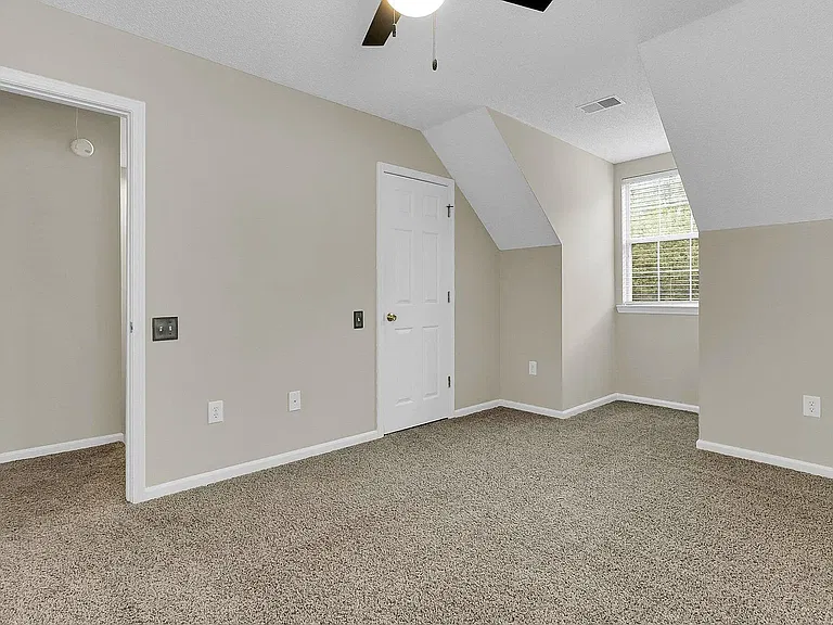 2117 Kings Gate Ln — Photo 15