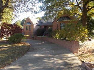 124 Arbor Crest Dr, Mayfield, KY 42066