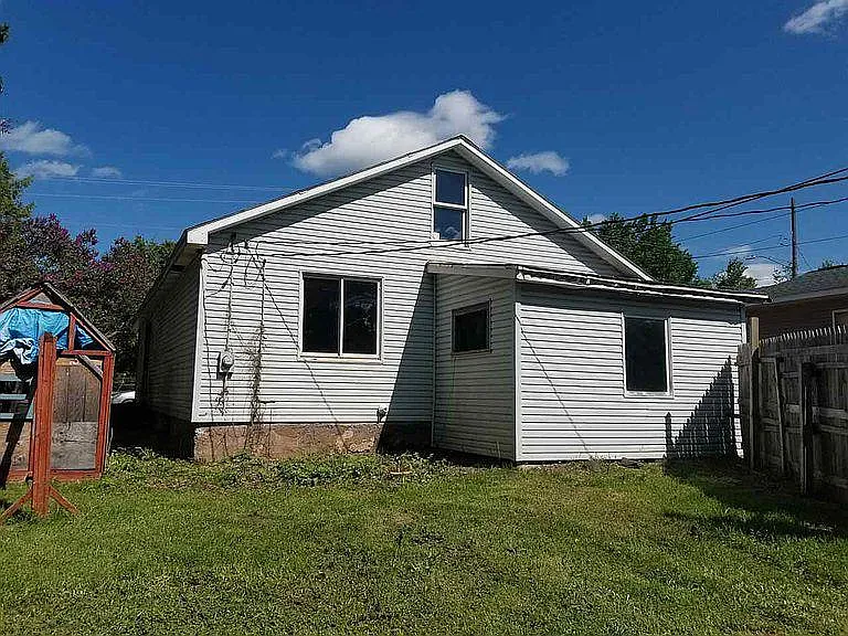 339 Carp St — Photo 4
