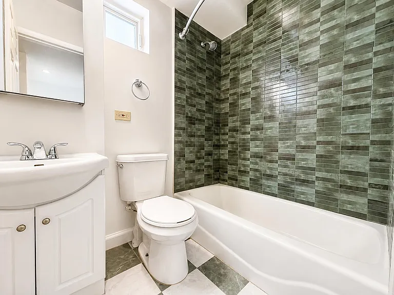 401 E 68th St #PHB — Photo 15