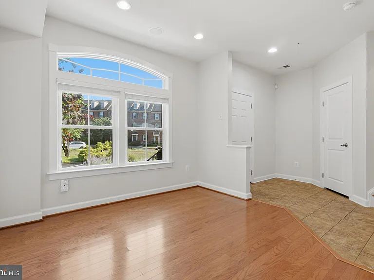 3589 Katherine Way — Photo 7