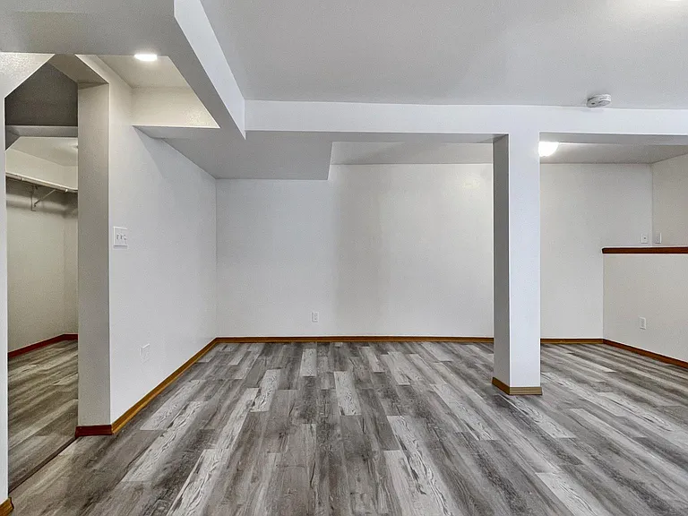 Spacious open 1 bedroom floor plan.
