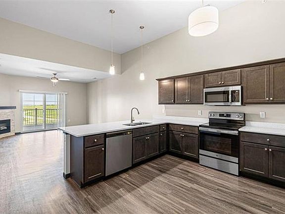 2nd image of 2875 Spring Rose Cir #202