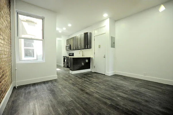 Rented by EXR | media 13