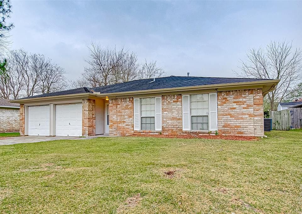 1st image of 2613 Henderson Ln