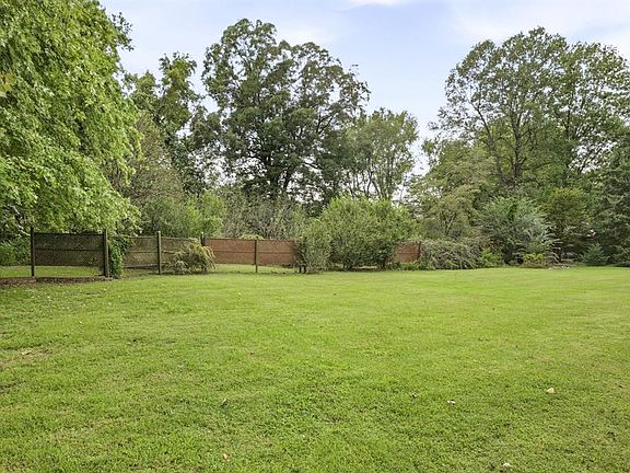 3rd image of 3030 Reid Rd