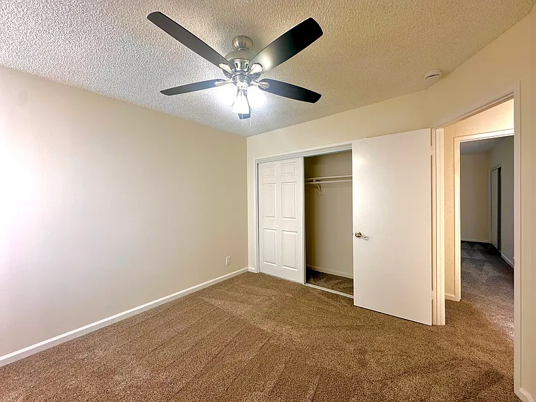 25907 Oak St #19 — Photo 12