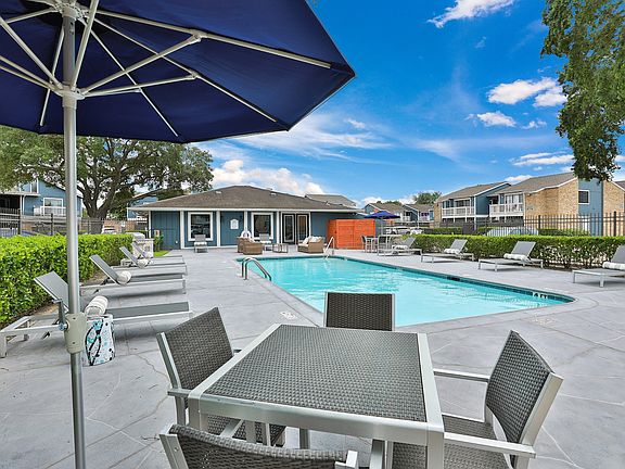 Sparkling Swimming Pool