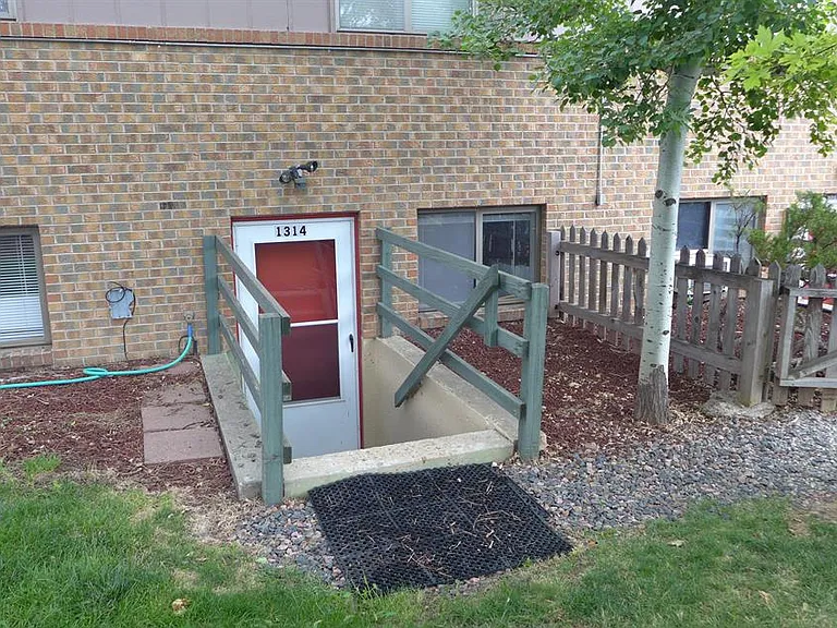 1314 Holly Ave #1314 — Photo 1