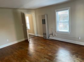 28 Gold Ave SW