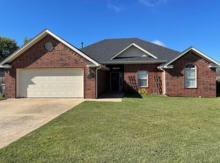 2175 Meadowbrook Dr, Elkins, AR 72727