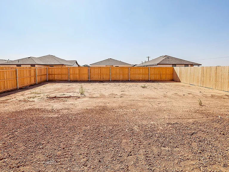 4902 Locker St — Photo 22
