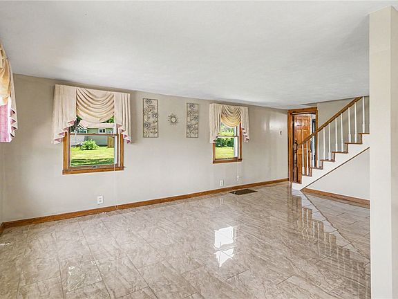 5th image of 3302 Stiles Rd