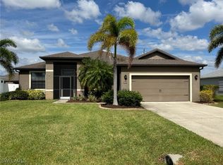 919 SW 36th Ter, Cape Coral, FL 33914