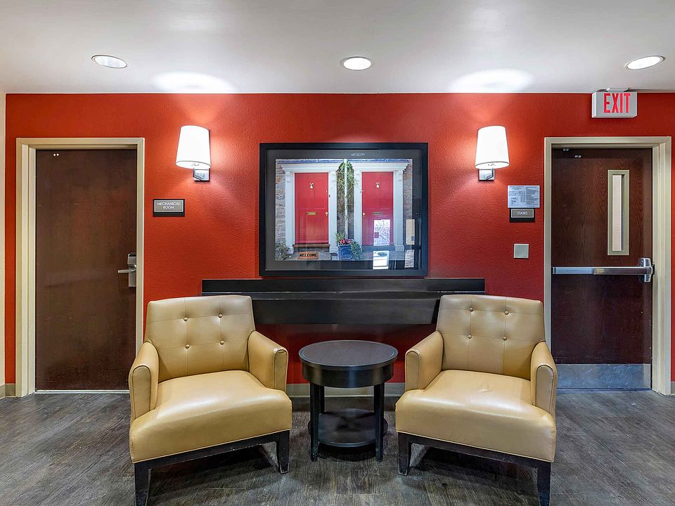 Lobby and Guest Check-in